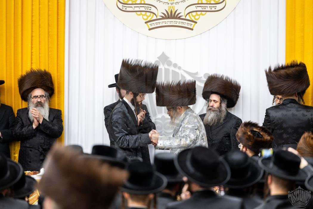 שישו ושמחו בשמחת לומדי תור"ה

הערליכער מעמד שבע בר