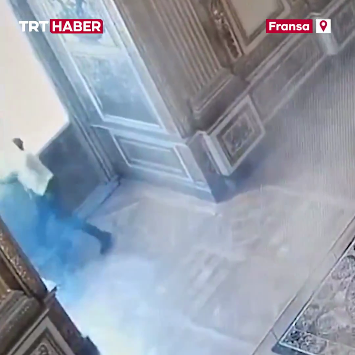 דראמאטישע פוטעדזש איז ערשינען פון די רויבעריי אין 