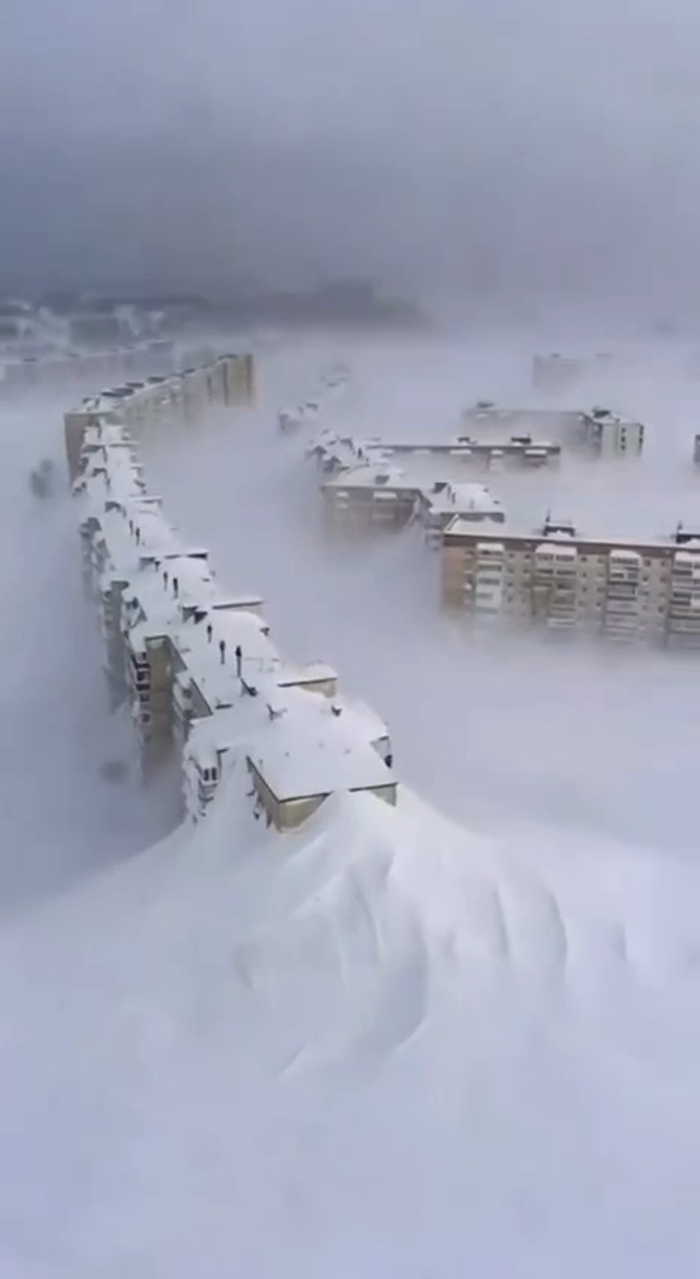 אויגפארכאפנדע און דראמאטישע ווידעאס פון רוסלאנד וו