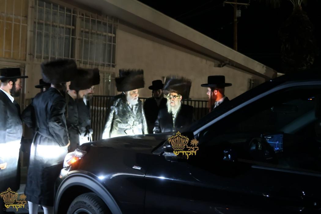 🌴בצל הקודש🌴
רבינו שליט"א אויף א ביקור גומלין היינט