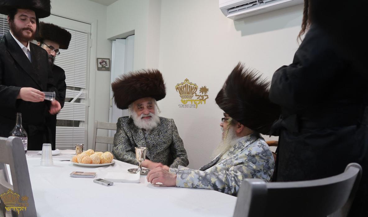 🌴בצל הקודש🌴
רבינו שליט"א אויף א ביקור גומלין היינט