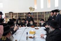 🌴בצל הקודש🌴 
רבינו שליט''א ביים מסיבת לחיים היינט 