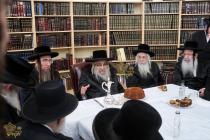 🌴בצל הקודש🌴 
רבינו שליט''א ביים מסיבת לחיים היינט 