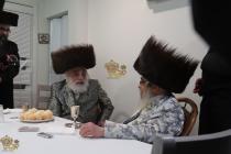 🌴בצל הקודש🌴
רבינו שליט"א אויף א ביקור גומלין היינט