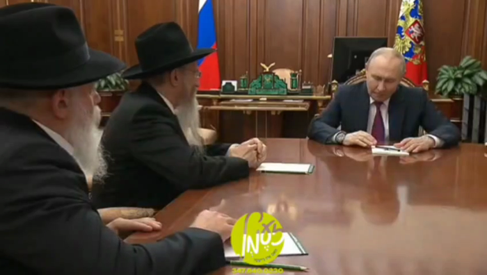 מאסקווע - שטייענדיג אין די טעג וואס די וועלט צייכנ