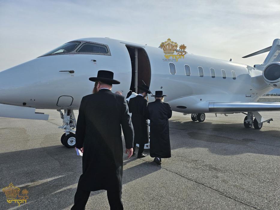 🌴בצל הקודש🌴 
רבינו שליט"א ביי תפילת מנחה און דערנא