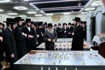 🌴בצל הקודש🌴 
רבינו שליט"א ביים פוקד זיין די ציונים