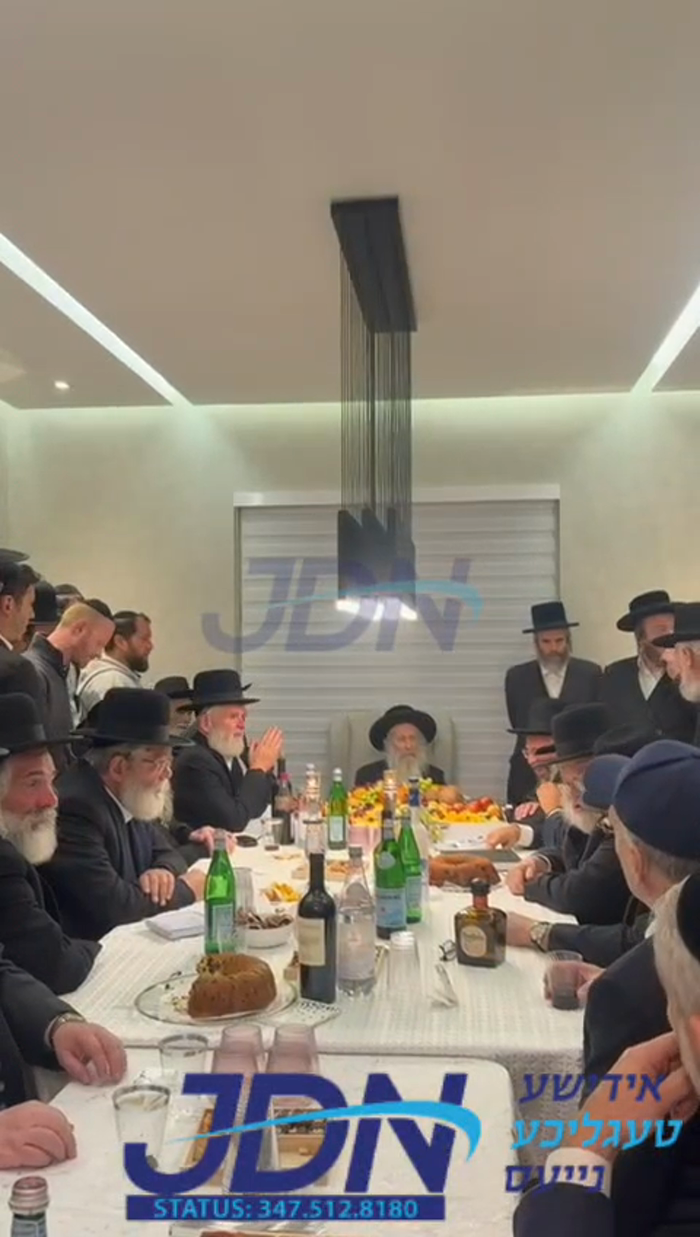 הגה"צ רבי מרדכי שטיינער ביים חמשה עשר בשבט טיש, אי