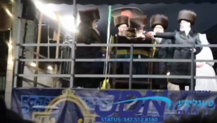 האדמו"ר מסקווירא ביים ברכת הקודש נאכן מעמד החופה פ