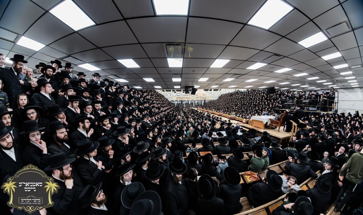 כ''ק רבינו הגה''ק שליט''א ביים שלחן הטהור לכבוד חמ