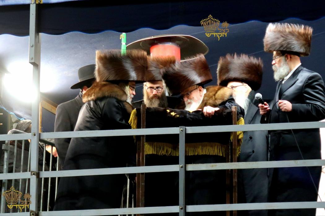 🌴בצל הקודש🌴
רבינו שליט''א ביים מעמד החופה ביים שמח