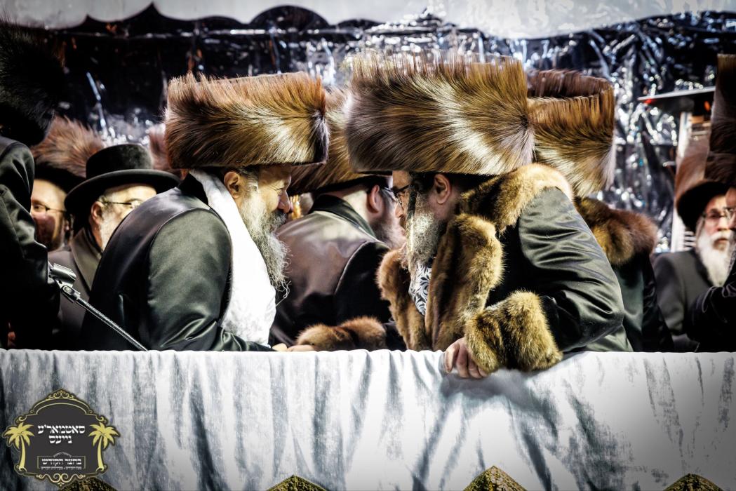 שמחת נישואי הכלה נכדת דור רביעי פון כ''ק רבינו הגה