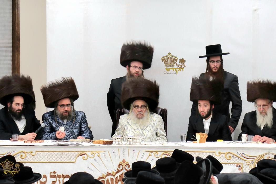 🌴בצל הקודש🌴 
רבינו שליט"א ביים שמחת השבע ברכות היי