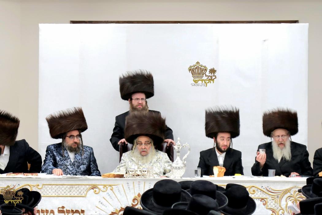 🌴בצל הקודש🌴 
רבינו שליט"א ביים שמחת השבע ברכות היי