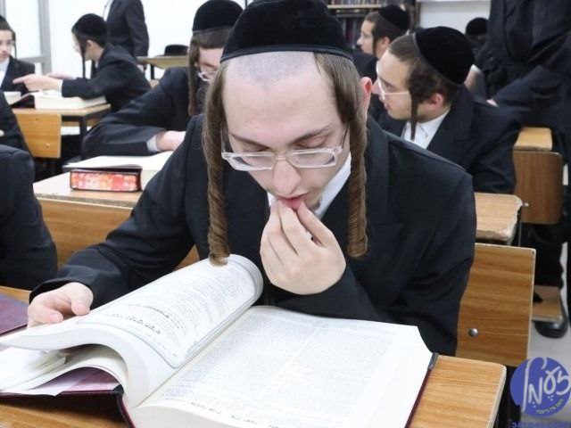 קוממיות - שטייענדיג צוויי וואכן נאך די טראגישע אומ