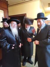 אנשי שלומינו נעמען אויף מיט צער און ווייטאג די ביט