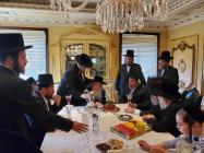 אנשי שלומינו נעמען אויף מיט צער און ווייטאג די ביט