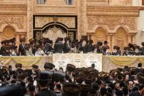 האדמו"ר מוויזניץ ביים חמשה עשר בשבט טיש מיט האחים 