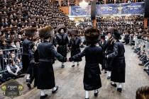 שמחת נישואי הכלה נכדת דור רביעי פון כ''ק רבינו הגה