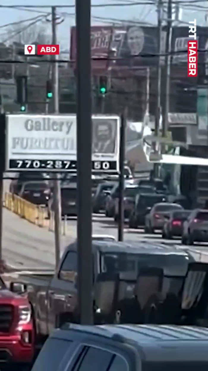 א קליינע "סינגל-ענדזשין" פליגער האט באריכטעט מעכאנ