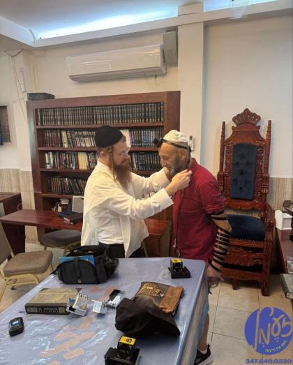 מעקסיקא - דער באקאנטער זינגער ר ' אברהם מרדכי שווא