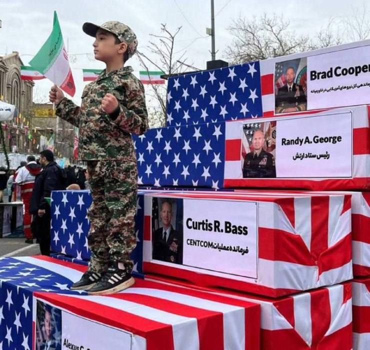 סימבאלישע ארונות מיט נעמען פון אמעריקאנער מיליטערי