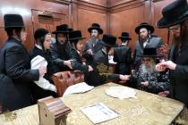 🌴בצל הקודש🌴 
רבינו שליט"א ביים פארטיילן מטבעות פאר