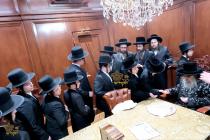 🌴בצל הקודש🌴 
רבינו שליט"א ביים פארטיילן מטבעות פאר