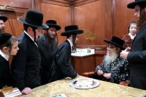 🌴בצל הקודש🌴 
רבינו שליט"א ביים פארטיילן מטבעות פאר