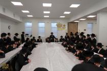 🌴בצל הקודש🌴 
רבינו שליט"א ביים מסיבת לחיים היינט נ