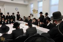 🌴בצל הקודש🌴 
רבינו שליט"א ביים מסיבת לחיים היינט נ