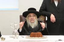 🌴בצל הקודש🌴 
רבינו שליט"א ביים מסיבת לחיים היינט נ