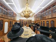 🌴בצל הקודש🌴 
א קבוצה תלמידי ישיבה גדולה ויואל משה 