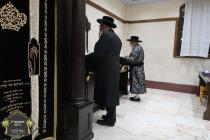 כ''ק רבינו הגה''ק שליט''א ביי תפילת מנחה אין עיר ה