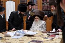 🌴בצל הקודש🌴
תלמידי ישיבה מבקשי השם פון ב''פ בקודש 