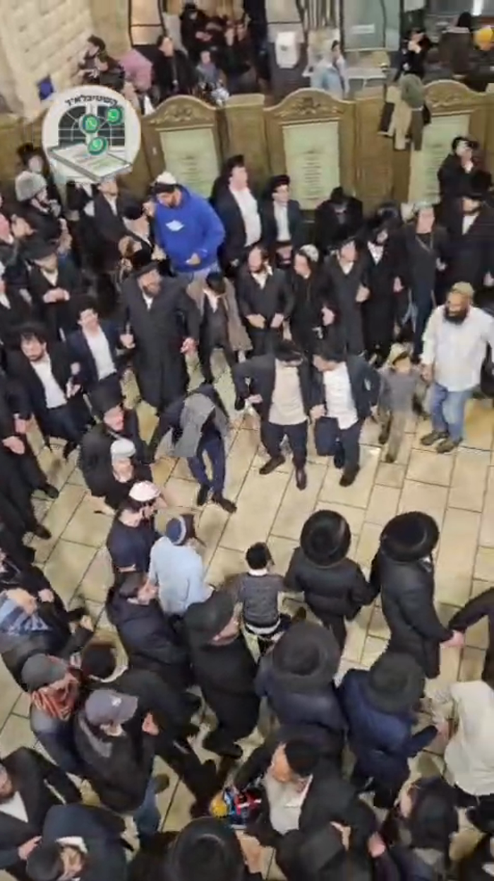 מירון - טענץ אינעם חצר פון ציון הרשב"י לכבוד ז' אד