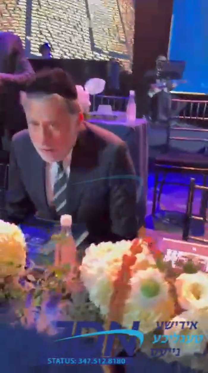 הונדערטער לומדים ביים דרשו סיום אין פאנאמע.