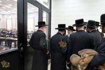 🌴בצל הקודש🌴 
רבינו שליט"א ביים זיך אומקוקן אויף די