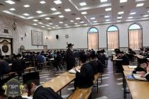 כ''ק רבינו הגה''ק שליט"א ביים זיך אומקוקן אויף די 