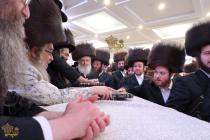 🌴בצל הקודש🌴 
רבינו שליט"א ביים מלוה מלכה פאר די תו