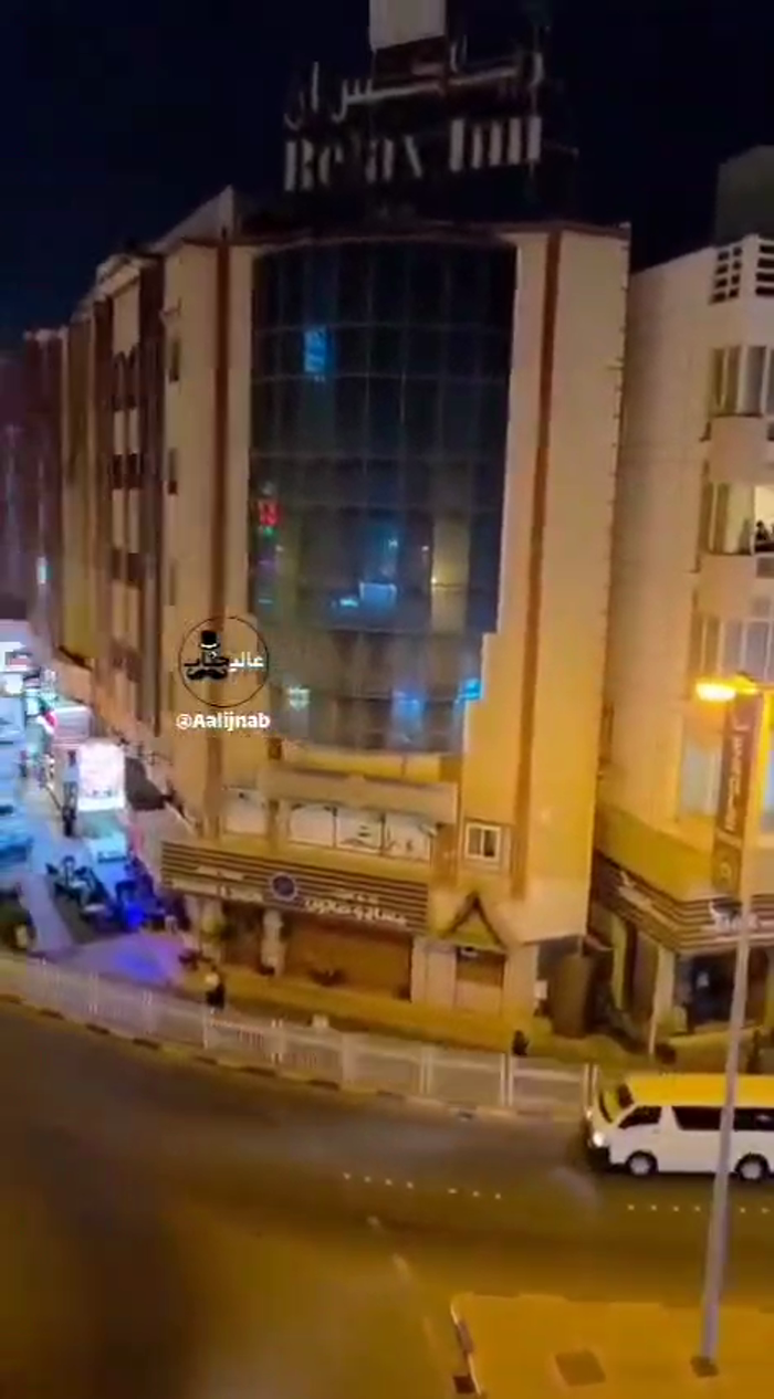 א האטעל געביידע אין באכרעין כאפט אריין א שאהיד דרא