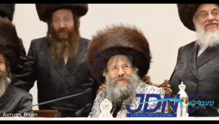 האדמו"ר מבאבוב-45 ביים שושן פורים טיש.