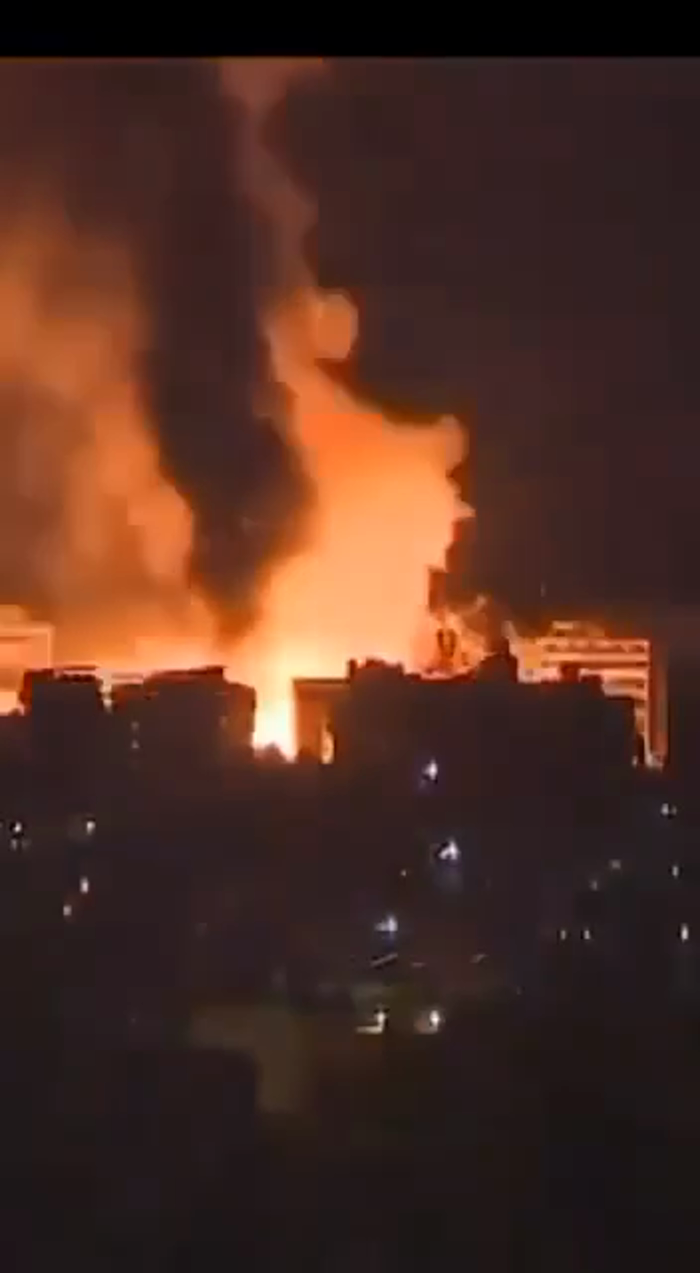 צוויי פויגל מיט איין שאס: לויט באריכטן האט מדינת י