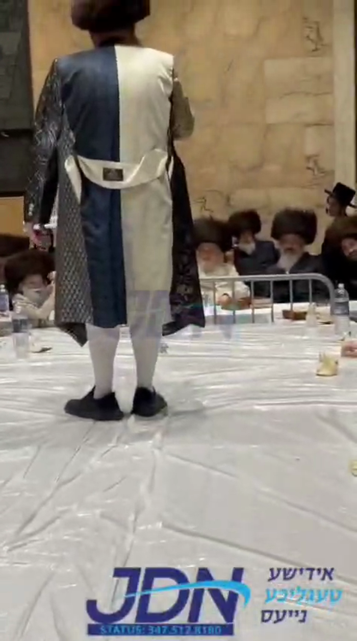 פורים ביי האדמו"ר ממונקאטש.