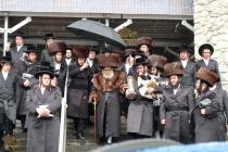 🌴בצל הקודש🌴 
רבינו שליט"א ביים איבערגעבן מתנות לאב