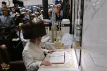 🌴בצל הקודש🌴 
רבינו שליט"א ביים סעודת משתה היין פור