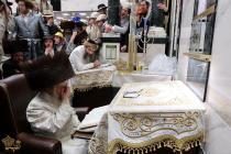 🌴בצל הקודש🌴 
רבינו שליט"א ביים סעודת משתה היין פור