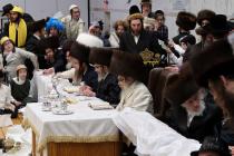 🌴בצל הקודש🌴 
רבינו שליט"א ביים סעודת משתה היין פור