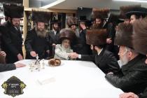 כ''ק רבינו הגה''ק שליט"א ביי קביעות מזוזה ומסיבת ל