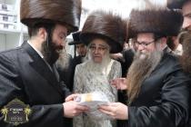 כ''ק רבינו הגה''ק שליט"א ביי קביעות מזוזה ומסיבת ל